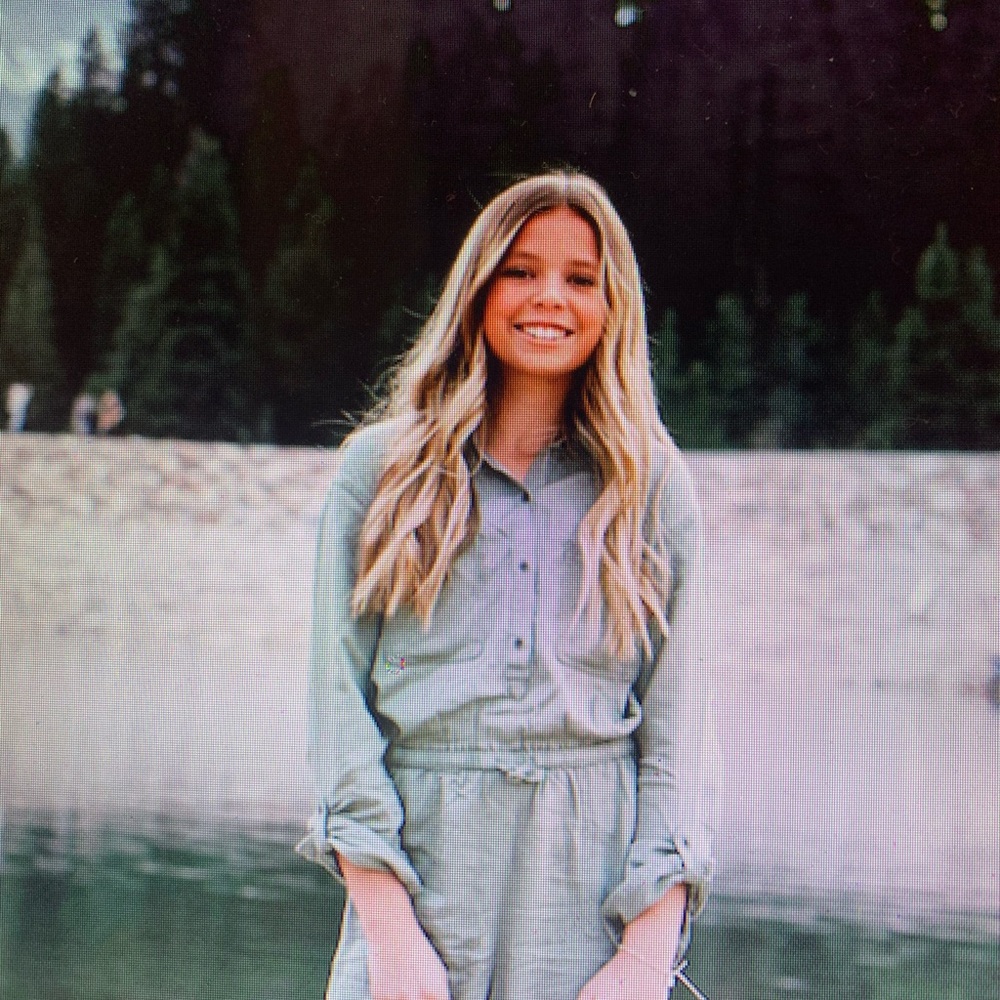 Meet your Posher, Ella